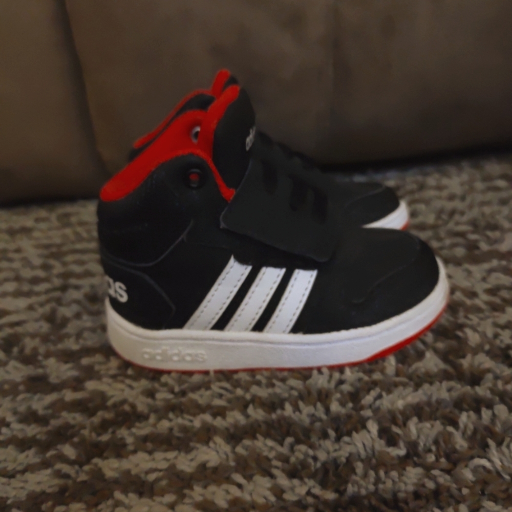 Adidas size 6c